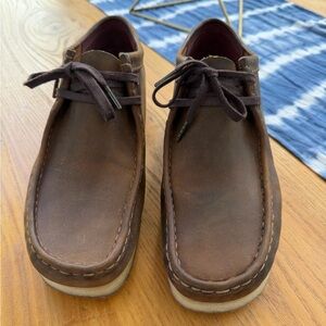 Clark’s Wallabees Beeswax Hightop Brown